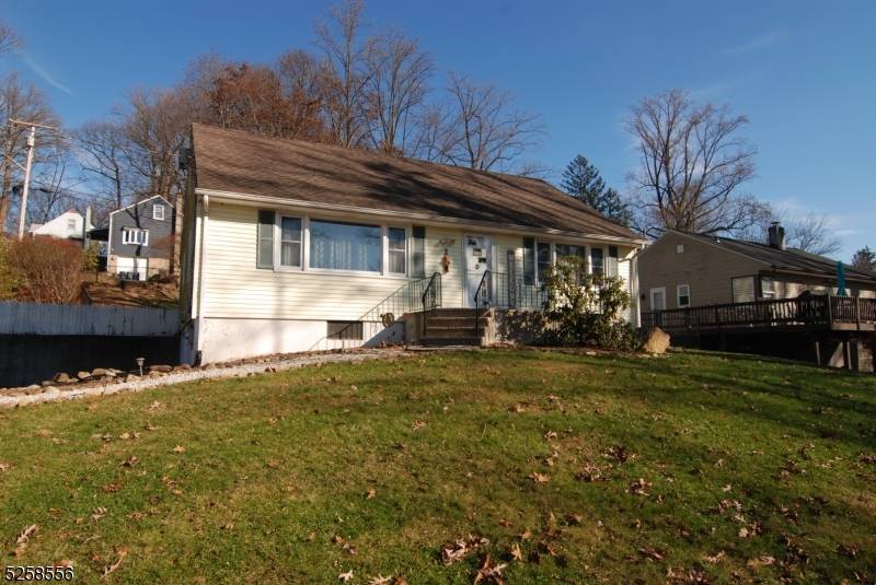 2 Country Club Rd, Parsippany-troy Hills Twp., NJ 07878