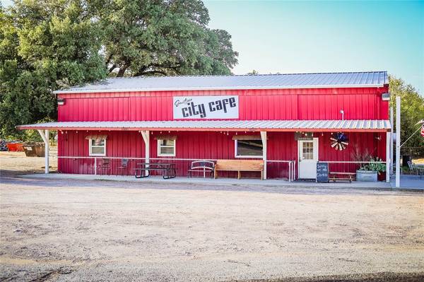 103 E Lucy Bertram Street, Gustine, TX 76455