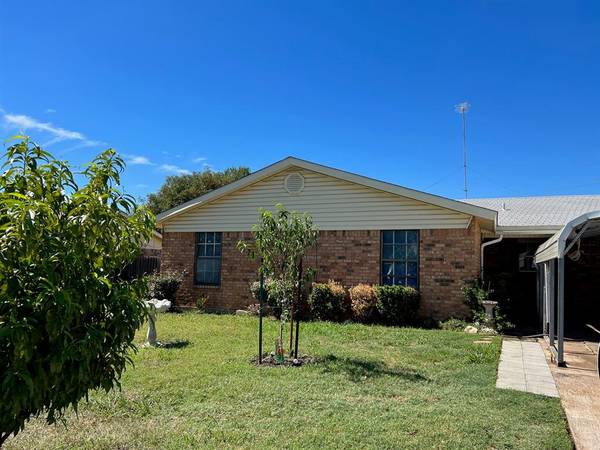 194 Hampton Street, Graham, TX 76450