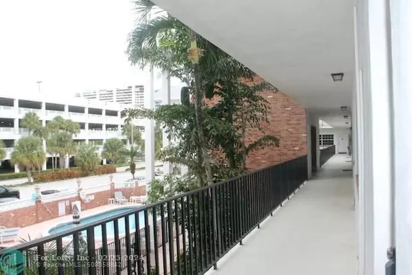 Fort Lauderdale, FL 33304,2500 NE 9th St  #208