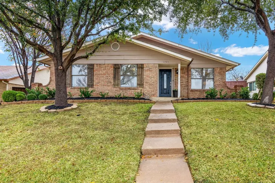 1741 Delaford Drive, Carrollton, TX 75007