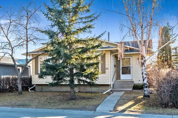 Calgary, AB T3J 1K1,32 Falchurch CRES NE