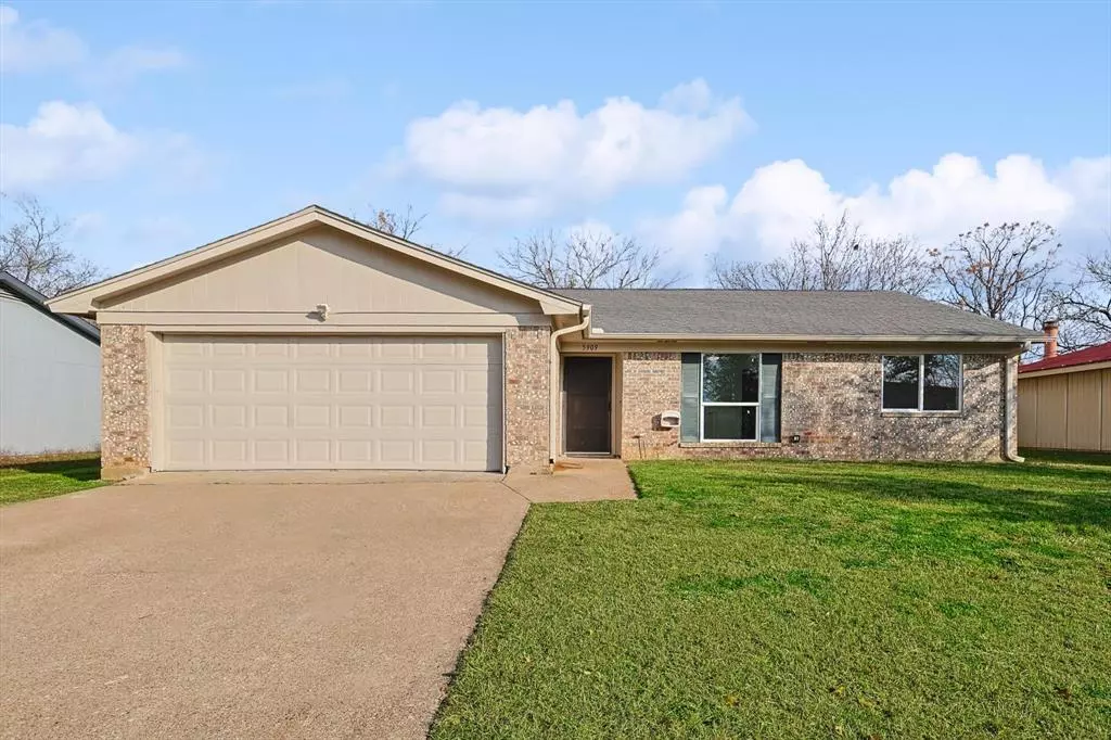 Arlington, TX 76017,5909 Crepe Myrtle Drive