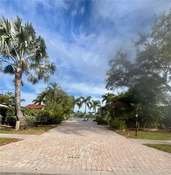 4441 Southern Breeze DR, Naples, FL 34114