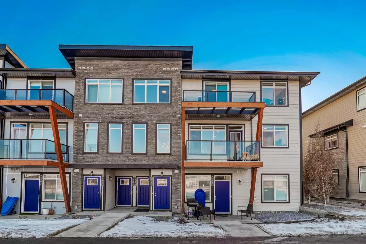 Calgary, AB T3M 3T9,4689 Seton DR SE