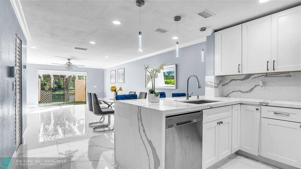 Pembroke Pines, FL 33024,1111 NW 99th Ter #33