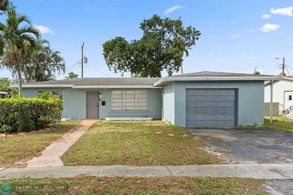 620 SW 68th Blvd, Pembroke Pines, FL 33023