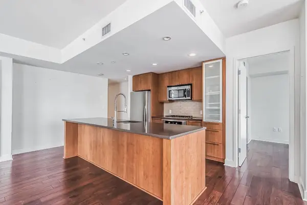 Calgary, AB T2R0P4,1118 12 AVE SW #1104