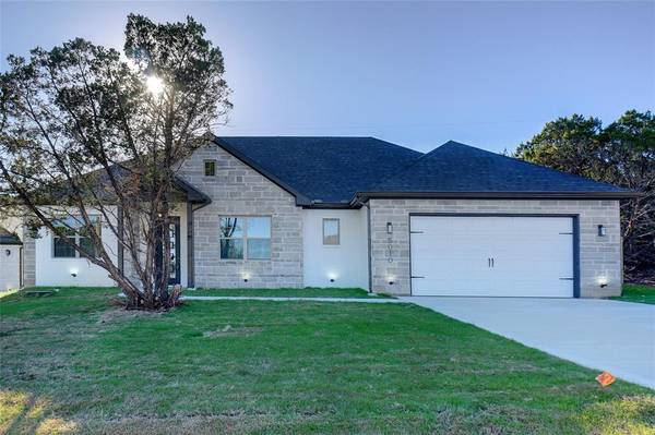 5010 Moss Rock Trail, Granbury, TX 76048