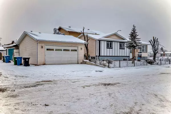 Calgary, AB T1Y 4M4,30 Templeridge CRES NE