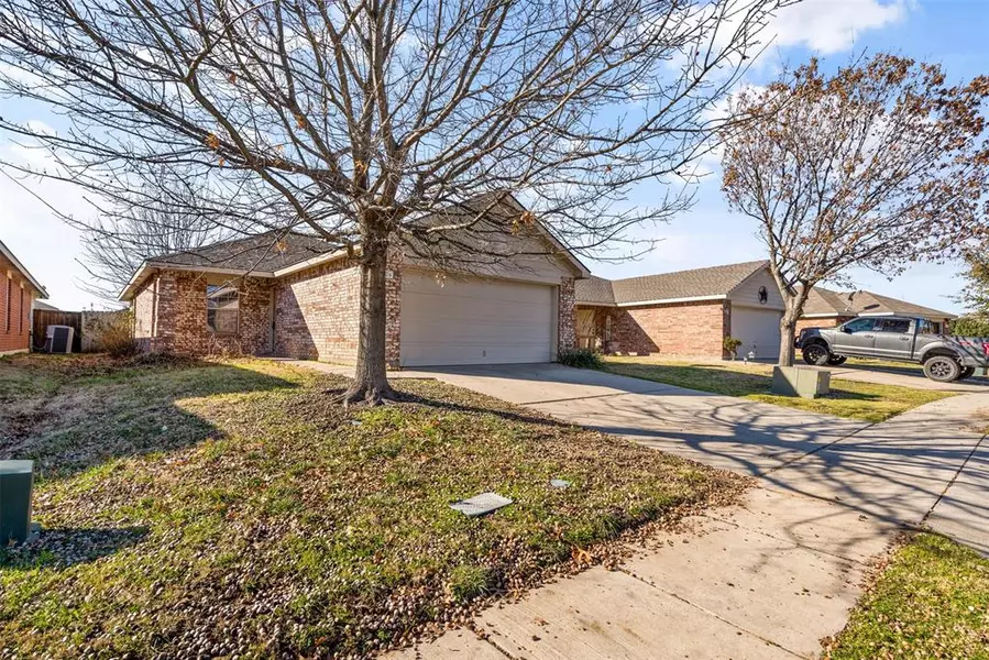 5824 Mountain Stream Trail, Fort Worth, TX 76244