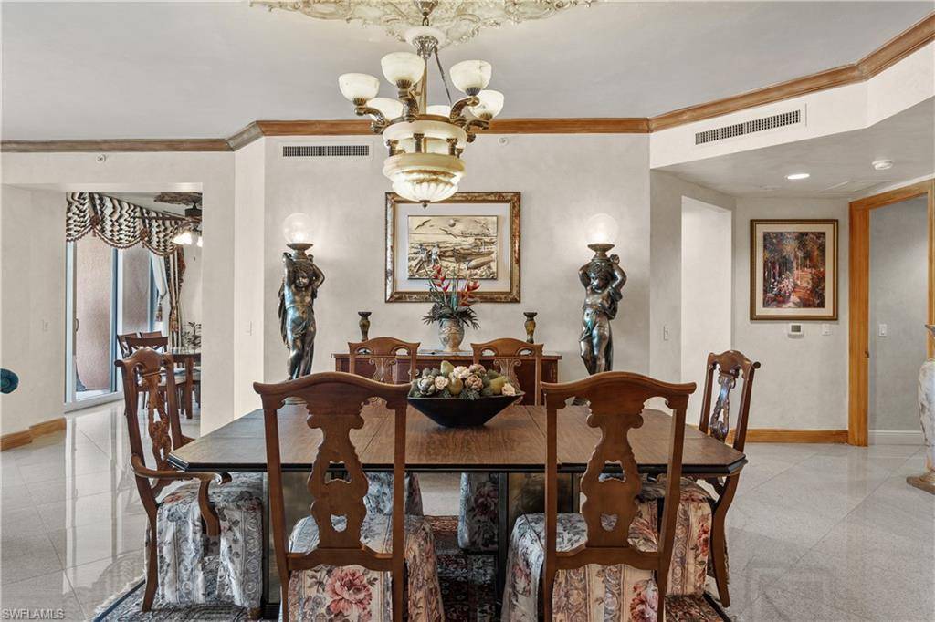 Marco Island, FL 34145,970 Cape Marco DR 402