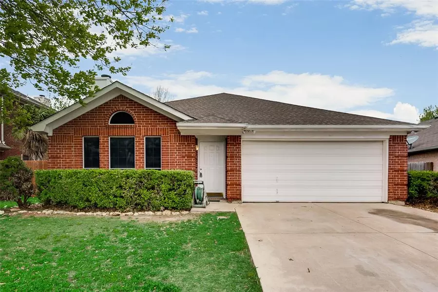 8612 Cove Meadow Lane, Fort Worth, TX 76123