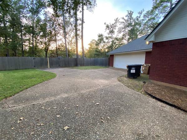 Benton, LA 71006,4939 Old Oak Drive