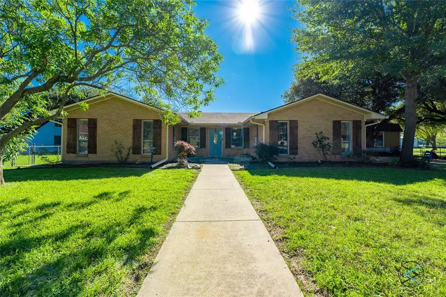 521 S Pearl Street, Kemp, TX 75143