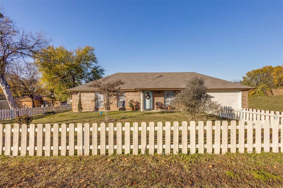 106 E Gantt Street, Princeton, TX 75407