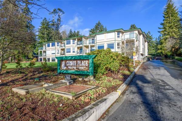 Comox, BC V9M 3M7,1876 Comox Ave #14