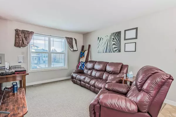 Red Deer, AB T4P 3E4,183 Kelloway CRES