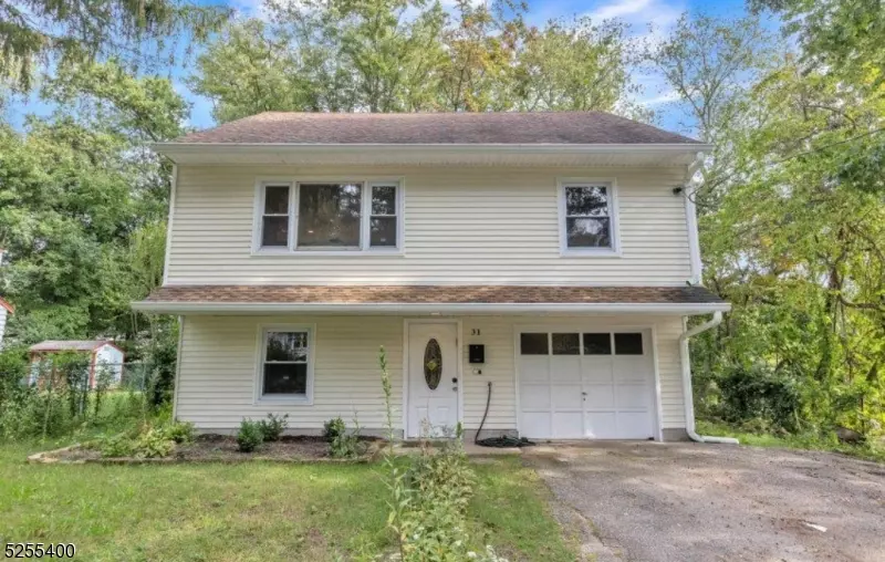 31 Toquet St, Wanaque Boro, NJ 07420