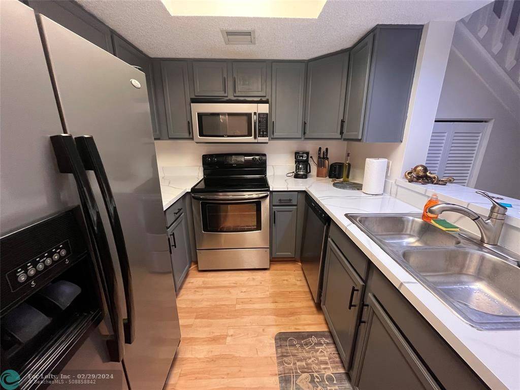 North Lauderdale, FL 33068,[StreetName,UnitNumber,StreetNumber,StreetDirPrefix]