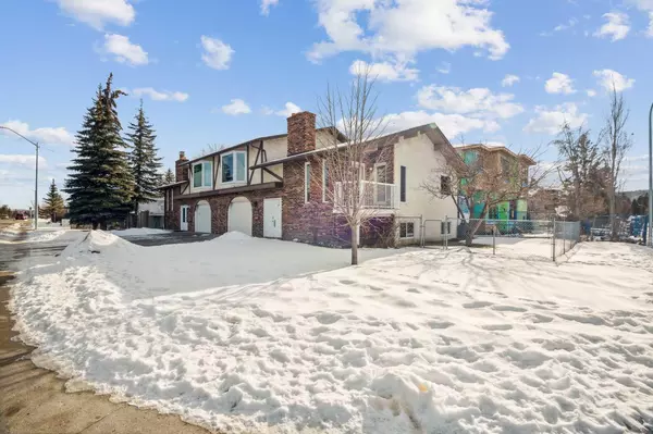 Calgary, AB T3B5B5,8119 46 AVE NW