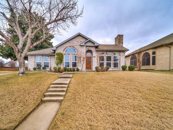 2046 Hearthstone Drive, Carrollton, TX 75010