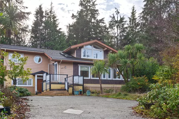 Tofino, BC V0R 2Z0,441 Neill St