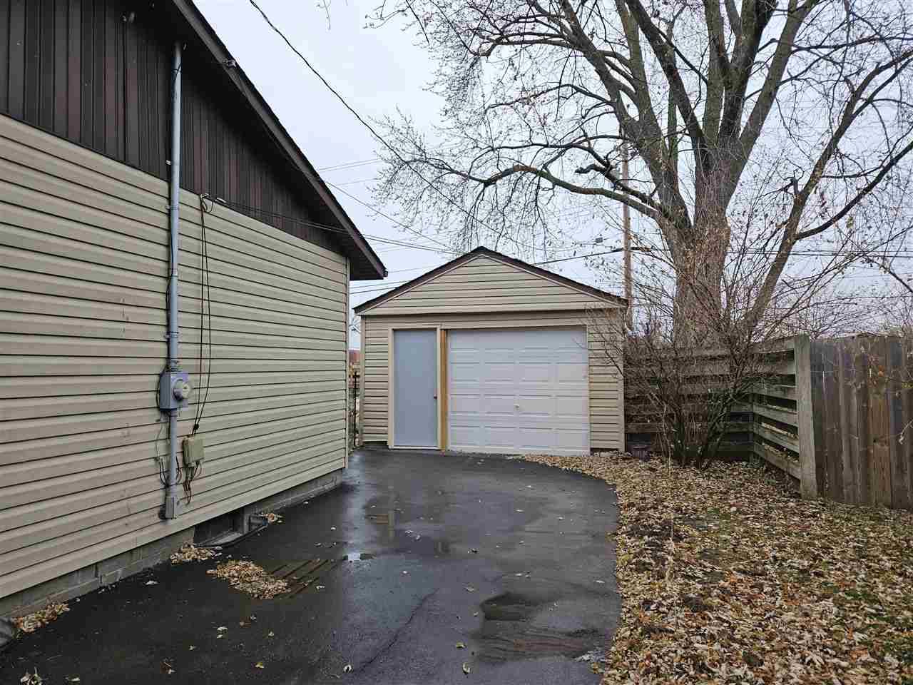 Iowa City, IA 52240,2502 Wayne Ave