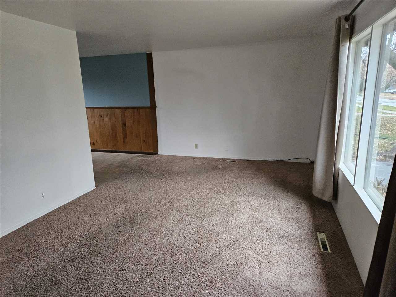 Iowa City, IA 52240,2502 Wayne Ave