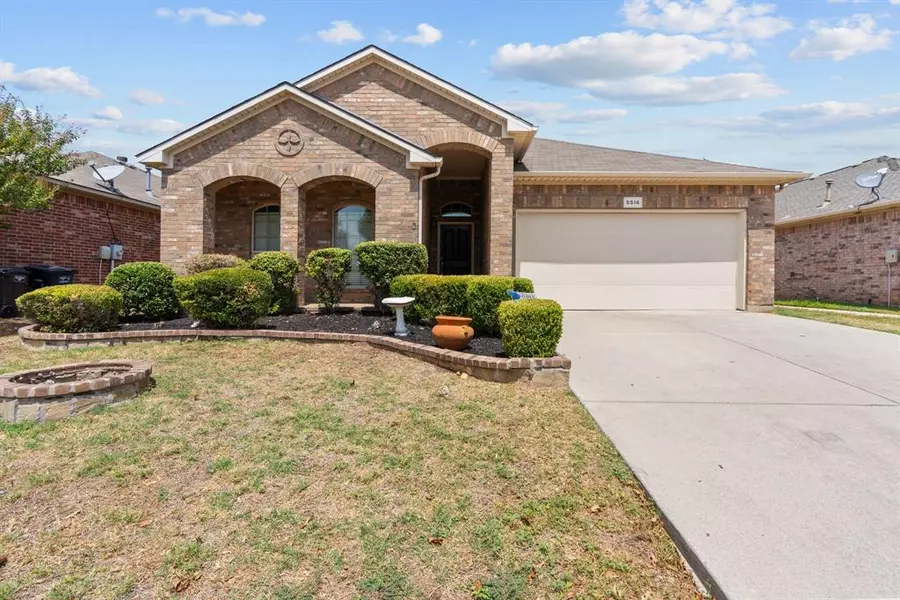 5516 Grayson Ridge Drive, Fort Worth, TX 76179