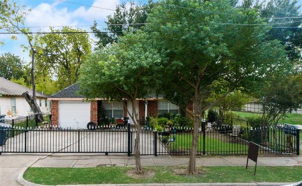 2410 Vagas Street, Dallas, TX 75219