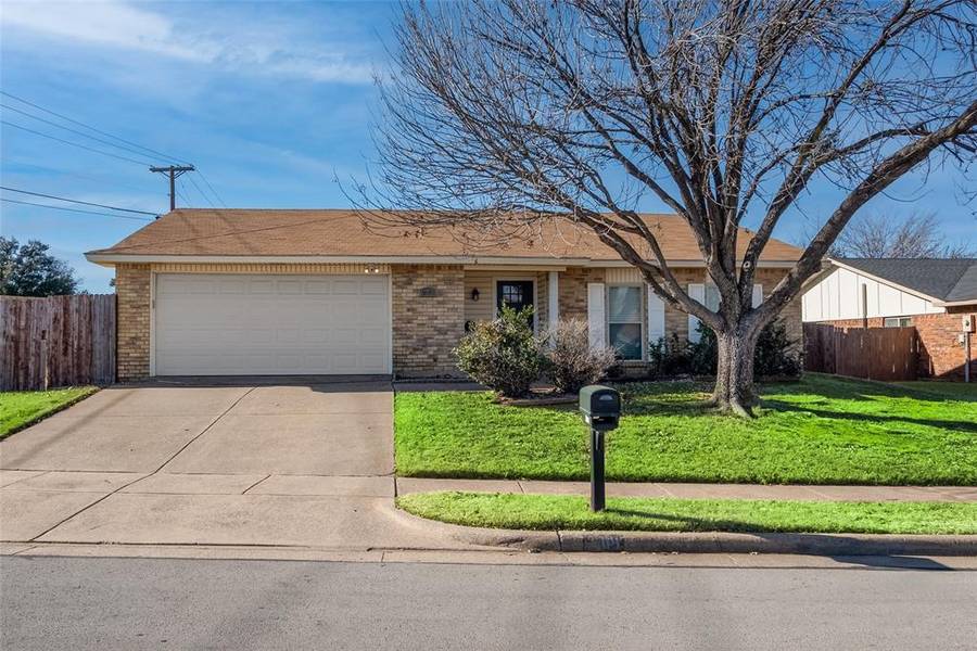 2301 Chinaberry Drive, Bedford, TX 76021