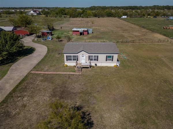 9460 Fm 2101, Quinlan, TX 75474