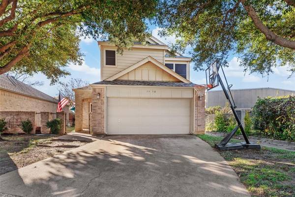 1816 Realistic Court, Bedford, TX 76021