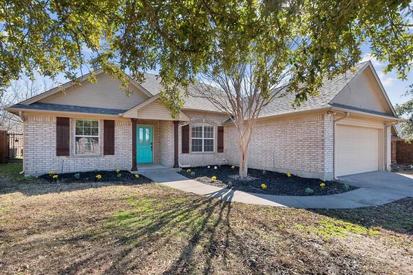 815 Oakmont Drive, Ennis, TX 75119