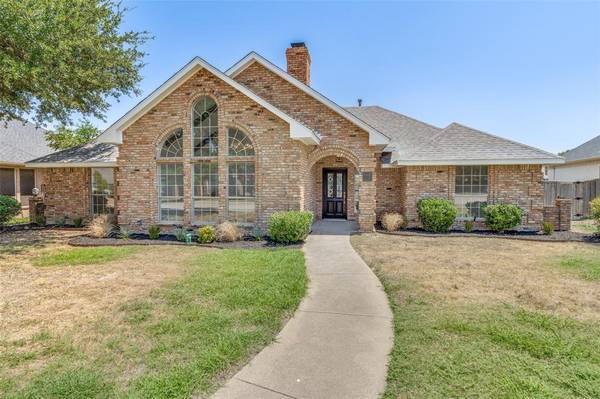 508 S Silver Creek Circle, Desoto, TX 75115