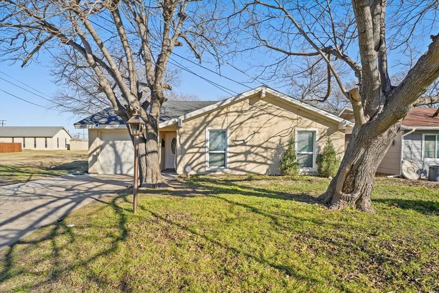 1822 Spikes Street, Grand Prairie, TX 75051