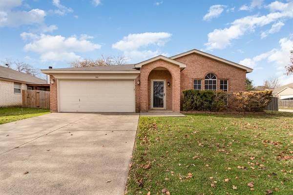 948 Fenway Lane, Saginaw, TX 76179