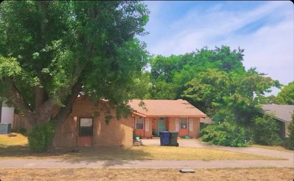 349 Fieldside Drive, Garland, TX 75043