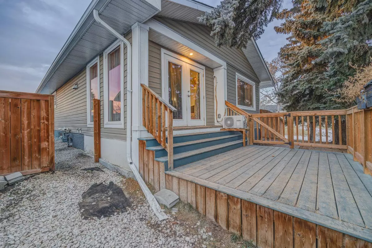 Calgary, AB T2B0J2,3477 31A AVE SE