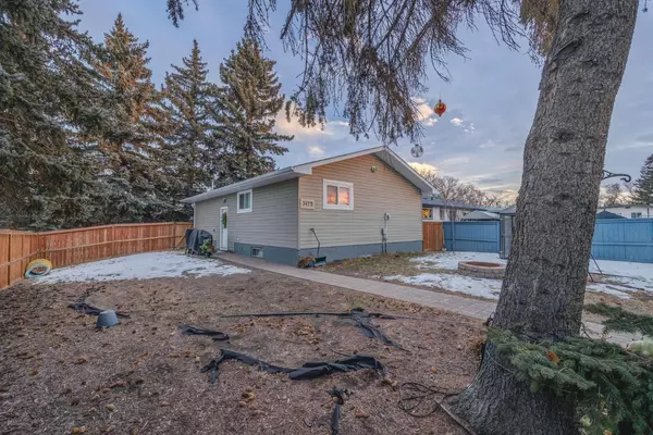 Calgary, AB T2B0J2,3477 31A AVE SE