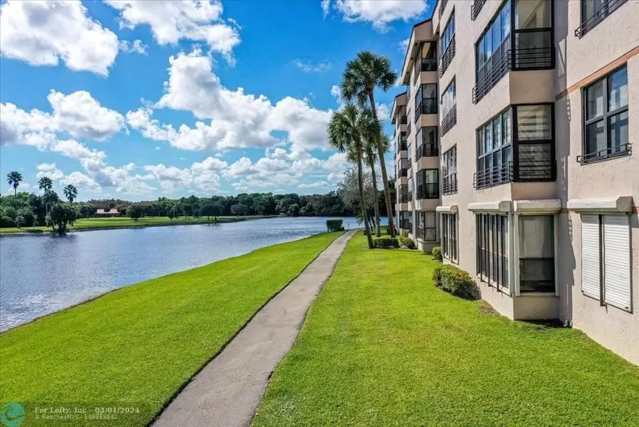 2766 Carambola Cir  #102, Coconut Creek, FL 33066