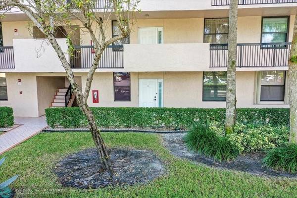 Coconut Creek, FL 33066,2766 Carambola Cir  #102