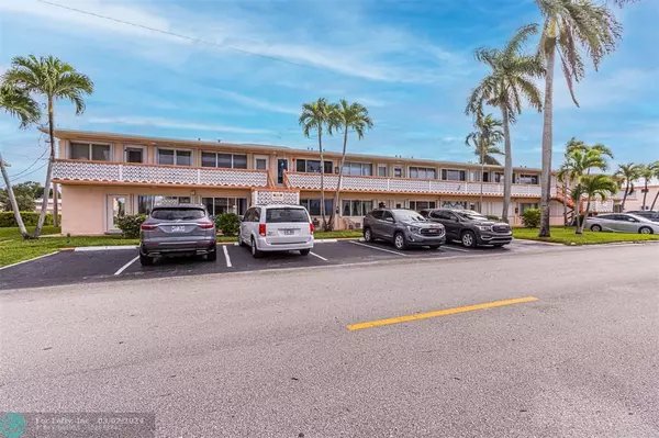 Hallandale Beach, FL 33009,925 SW 11th Ave  #4J