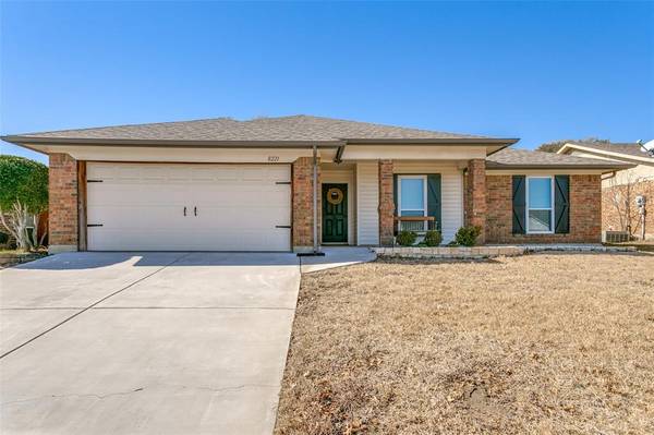 8221 April Lane, Watauga, TX 76148