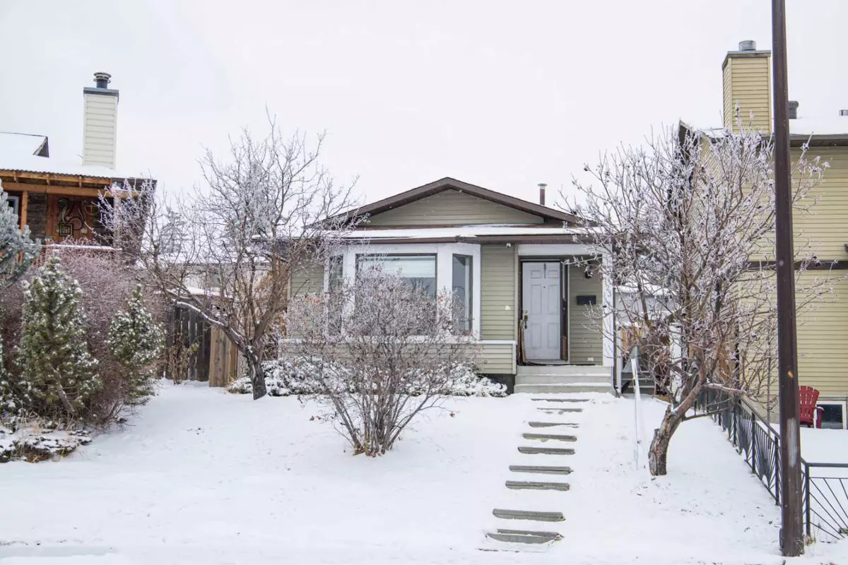 Calgary, AB T3K 3L2,123 Bedfield CT NE