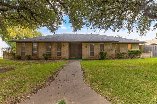 1229 Holt Avenue, Desoto, TX 75115