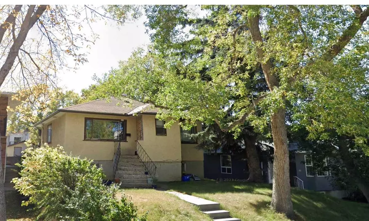 Calgary, AB T2E 1H8,319 32 AVE NE