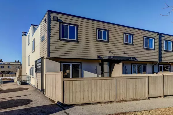 Calgary, AB T2E3H4,3809 45 ST SW #135