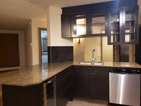 Calgary, AB T2E 0C4,812 14 AVE SW #201